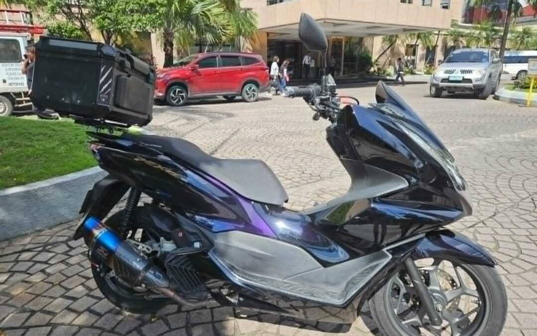 HONDA PCX Modified with Top Box